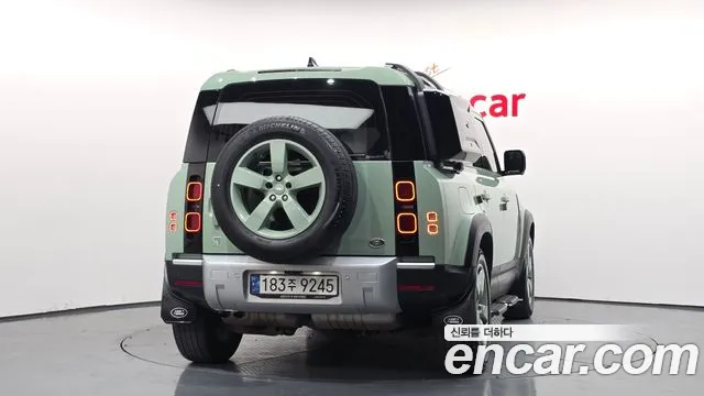 Land Rover Defender — Фото автомобиля 3