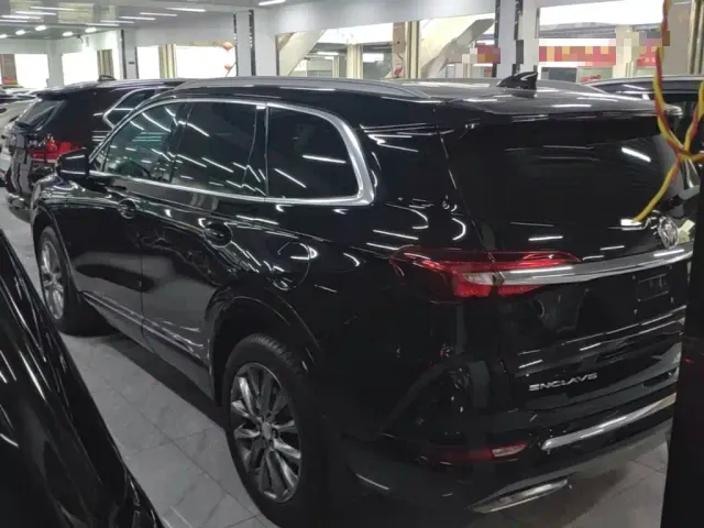 Buick Enclave — Фото автомобиля 4