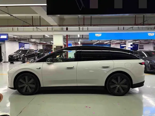 Li Auto i6 — Фото автомобиля 5