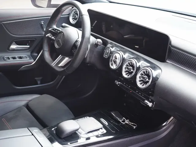 Mercedes-Benz A-Class — Фото автомобиля 11