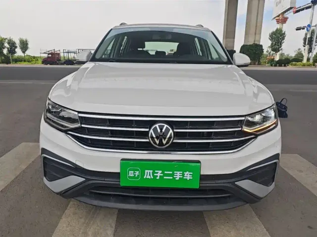 Volkswagen Tiguan L — Фото автомобиля 2