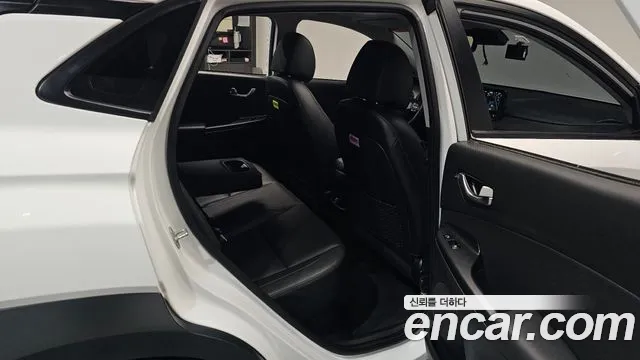 Hyundai Kona — Фото автомобиля 11