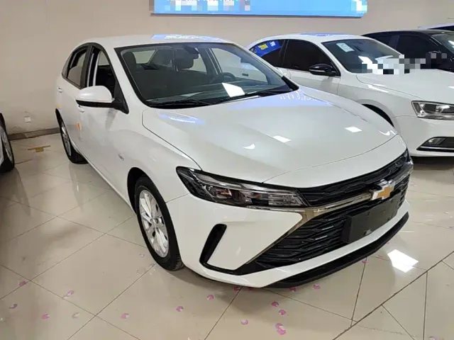Chevrolet Monza — Фото автомобиля 3