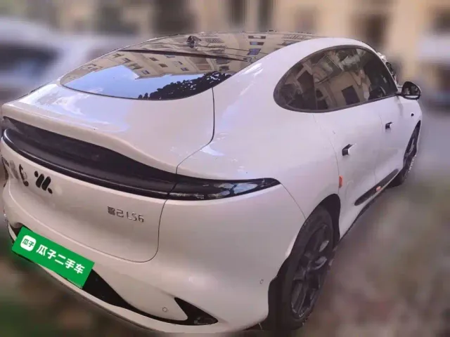 IM Motors LS6 — Фото автомобиля 6