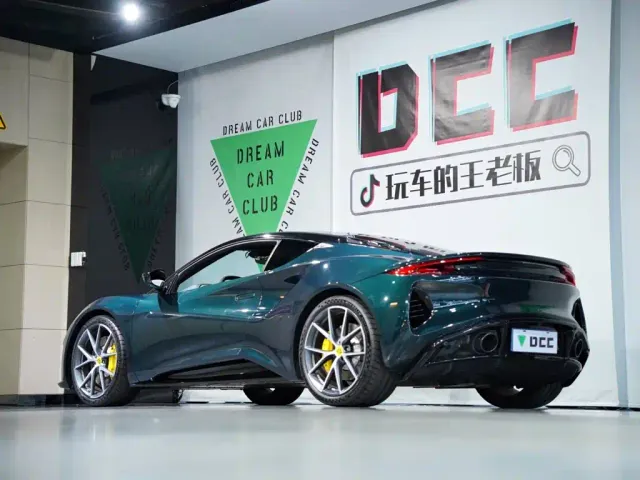 Lotus Emira — Фото автомобиля 12