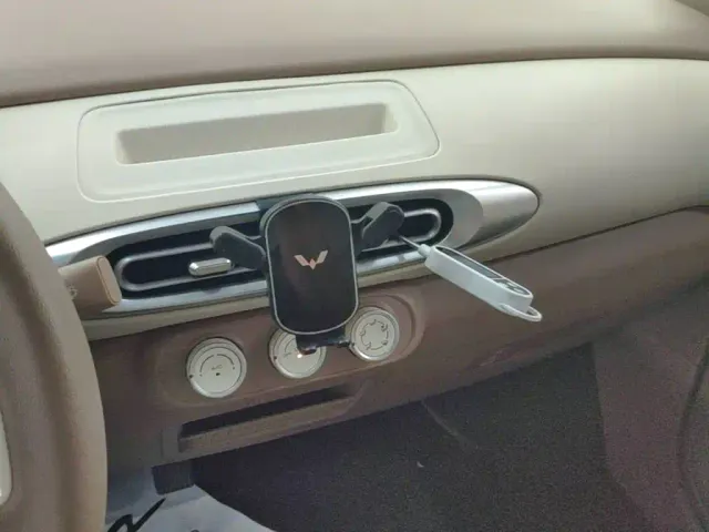 Wuling Hongguang Mini EV — Фото автомобиля 12