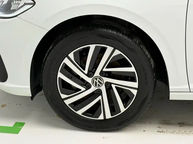 Volkswagen Lavida — Фото автомобиля 8