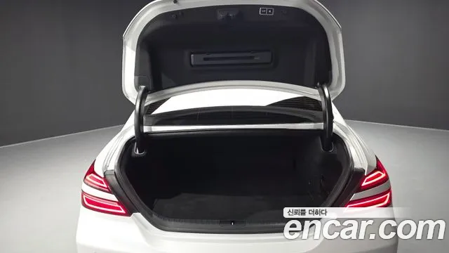 Genesis G70 — Фото автомобиля 20