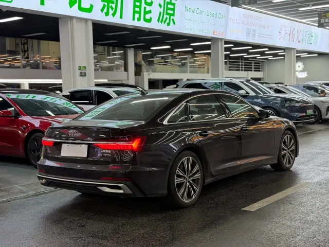 Audi A6L — Фото автомобиля 6