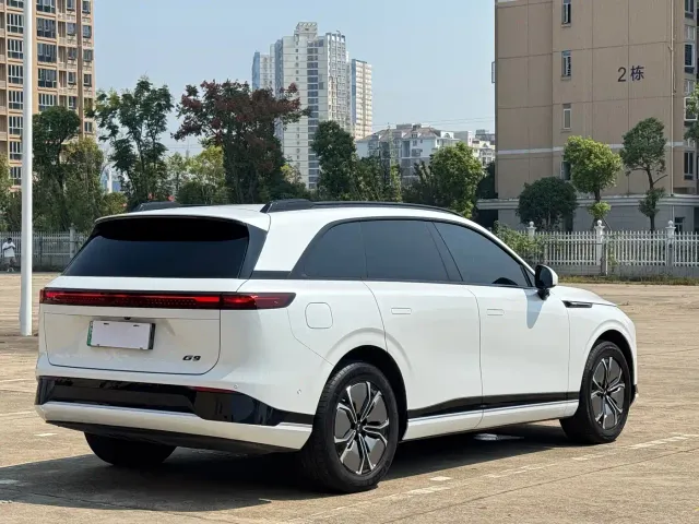 Xpeng G9 — Фото автомобиля 10