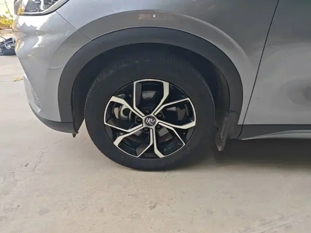 BYD Yuan PLUS — Фото автомобиля 22