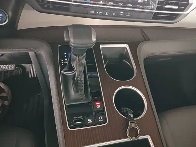 Toyota Granvia — Фото автомобиля 13