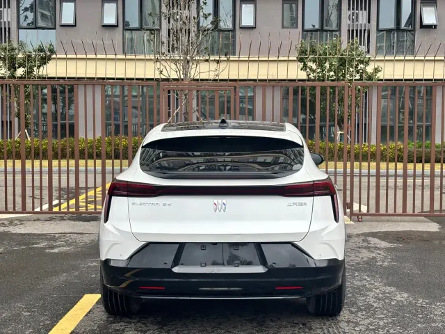 Buick E4 — Фото автомобиля 16