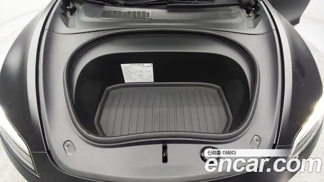Tesla Model 3 — Фото автомобиля 7