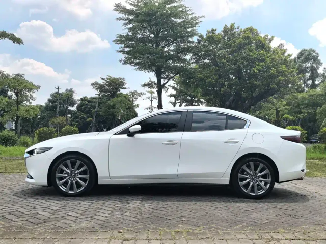 Mazda Axela — Фото автомобиля 4