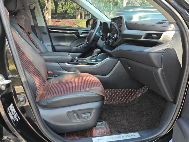 Toyota Highlander — Фото автомобиля 9