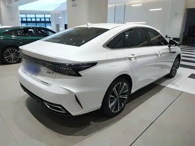Chery Arrizo 8 — Фото автомобиля 6