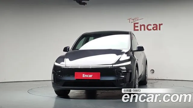 Tesla Model Y — Фото автомобиля 2