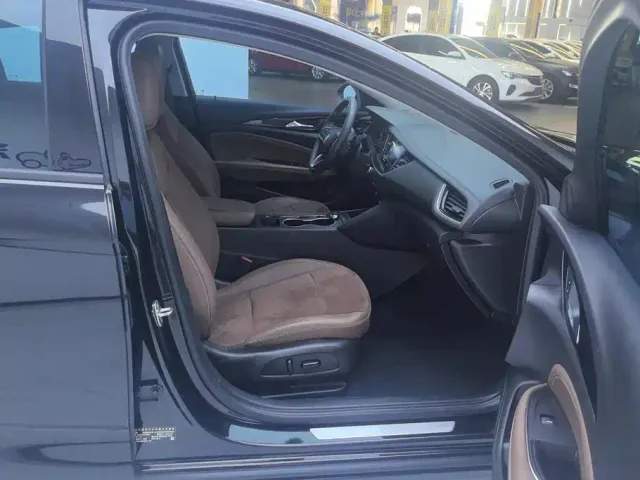 Buick Regal — Фото автомобиля 8