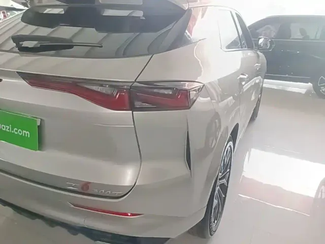 Changan Z6 — Фото автомобиля 7