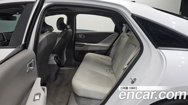 Hyundai Ioniq 6 — Фото автомобиля 18