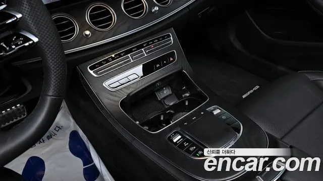 Mercedes-Benz E-Class — Фото автомобиля 17