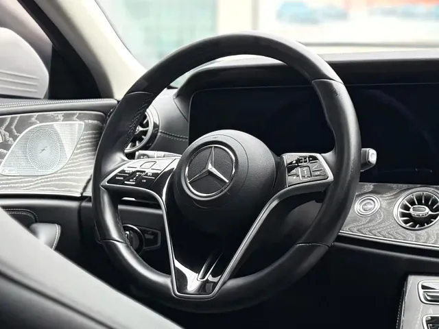 Mercedes-Benz CLS-Class — Фото автомобиля 3