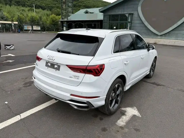 Audi Q3 — Фото автомобиля 5