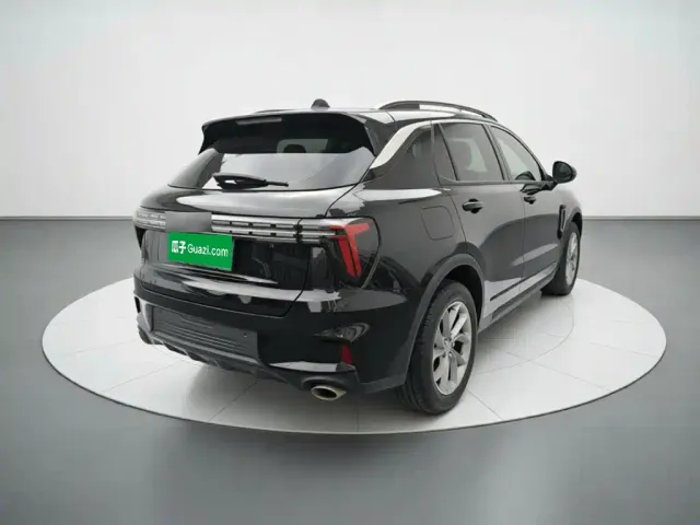 Lynk & Co 01 — Фото автомобиля 6
