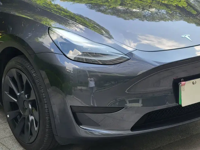 Tesla Model Y — Фото автомобиля 6