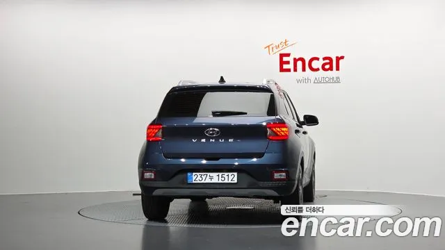 Hyundai Venue — Фото автомобиля 4