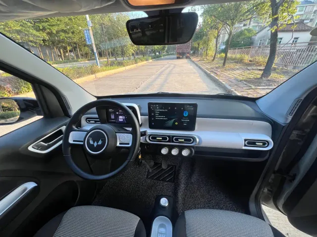 Wuling Hongguang Mini EV — Фото автомобиля 6
