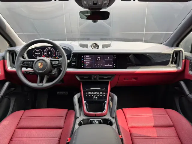 Porsche Cayenne — Фото автомобиля 8