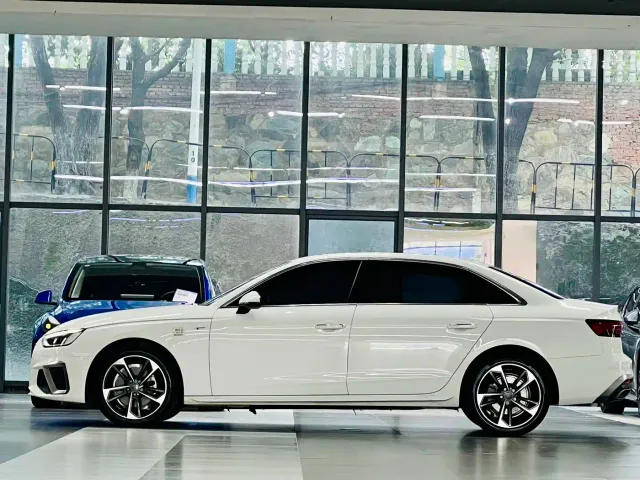 Audi A4L — Фото автомобиля 8