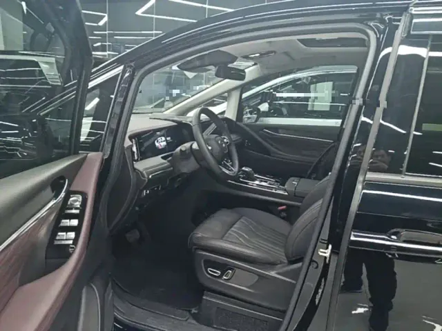 GAC Trumpchi M8 — Фото автомобиля 15
