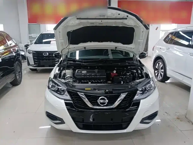Nissan Tiida — Фото автомобиля 19
