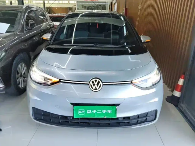 Volkswagen ID.3 — Фото автомобиля 2