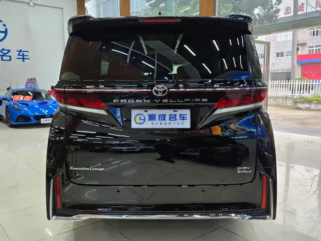 Toyota Vellfire — Фото автомобиля 18
