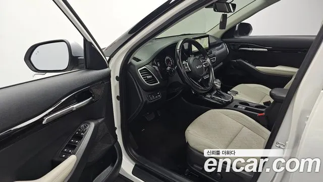 Kia Seltos — Фото автомобиля 17
