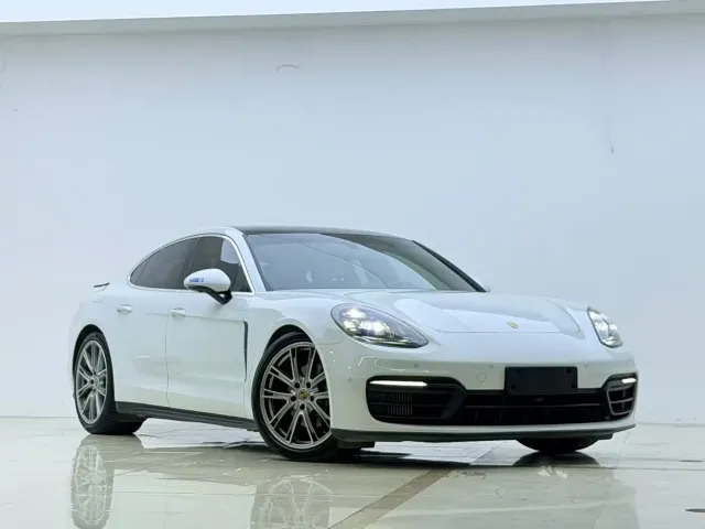 Porsche Panamera — Фото автомобиля 3