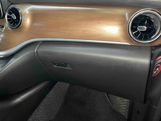 Mercedes-Benz V-Class — Фото автомобиля 20