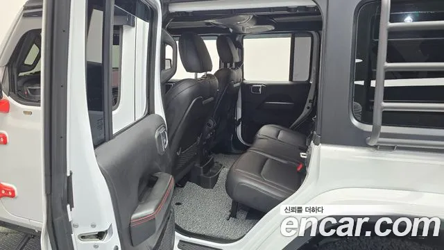 Jeep Wrangler — Фото автомобиля 17