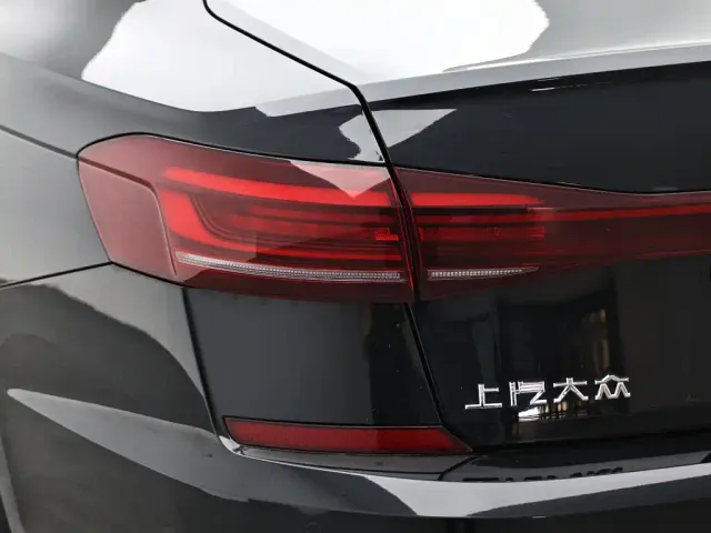 Volkswagen Passat — Фото автомобиля 7