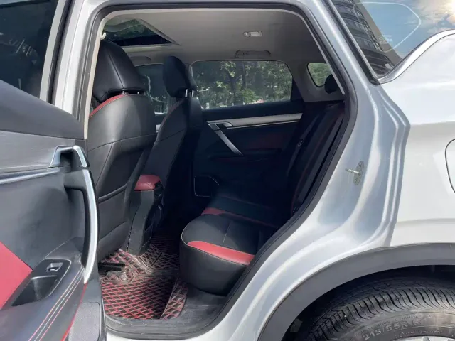 Geely Binyue — Фото автомобиля 9