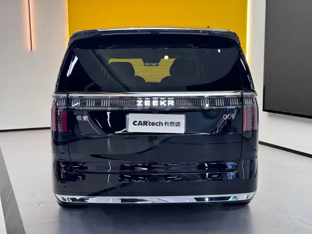 ZEEKR Zeekr 009 2024 6-seat Executive AWD 108kWh — Фото автомобиля 6