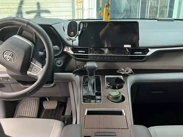 Toyota Granvia — Фото автомобиля 6