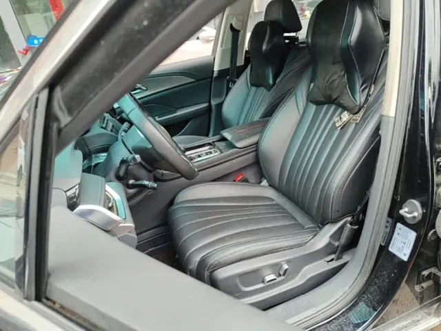 Hongqi H5 — Фото автомобиля 10