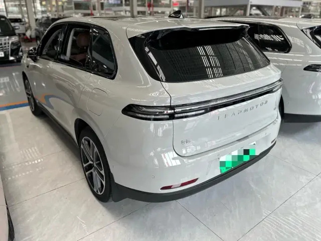 Leapmotor C10 — Фото автомобиля 19