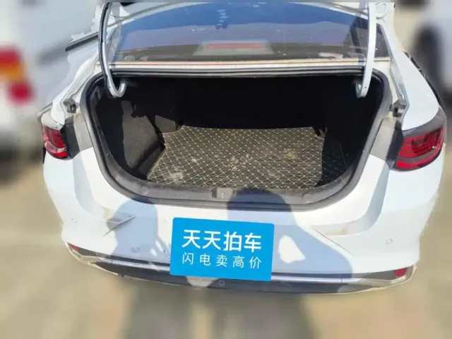 Geely Emgrand L — Фото автомобиля 5