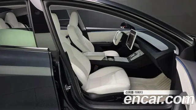 Tesla Model 3 — Фото автомобиля 26